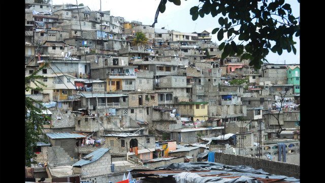 Tropical Storm Isaac lashes Haiti; approaches Cuba - CNN.