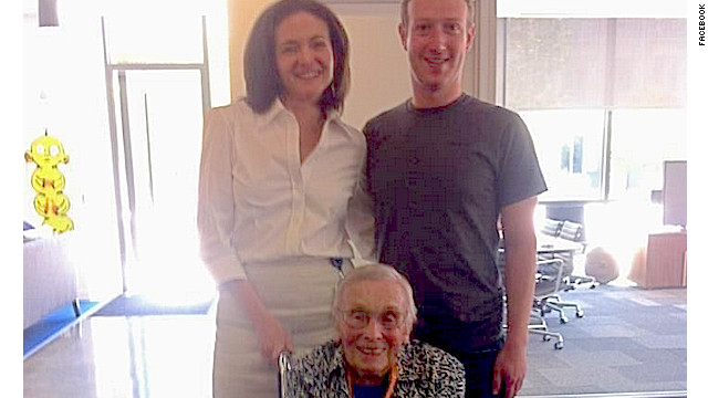On Monday, Florence Detlor, 101, the oldest registered Facebook user, met COO Sheryl Sandberg and CEO Mark Zuckerberg.