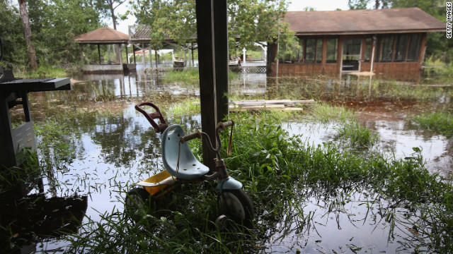 With 80 mph winds and drenching rains, Isaac pounds southeastern ...