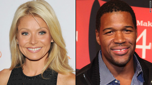 Michael Strahan joins Kelly Ripa on 'Live!'