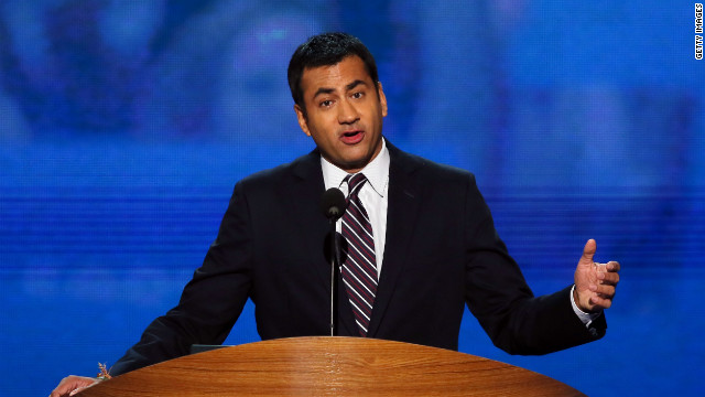 Kal Penn brings #sexyface to the DNC