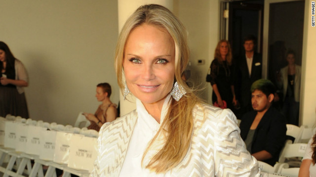 Kristin Chenoweth explains set injury