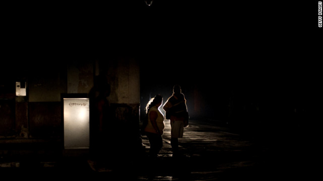 Restablecen servicio eléctrico en Cuba tras apagón que dejó a millones sin luz