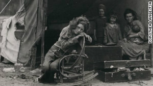  Florence Thompson, right, and her children were featured in Dorothea Lange\'s \