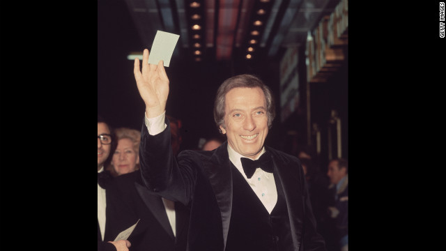 Wlliams arrives in London's Leicester Square for a charity cabaret show in 1976.