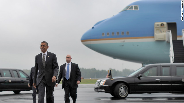 Air Force One aborts landing, second try successful
