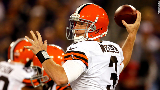 Quarterback Brandon Weeden of the Cleveland Browns makes a pass Thursday.