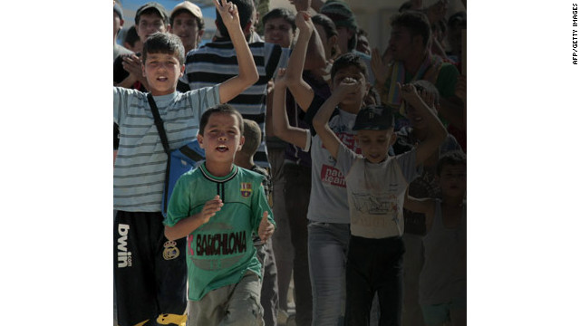 Refugiados sirios llegan a Jordania en medio de advertencias