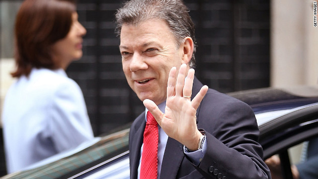 El presidente de Colombia, Juan Manuel Santos, dijo estar “optimista” momentos antes de ingresar al Hospital Universitario de Bogotá, donde será operado por un cáncer de próstata