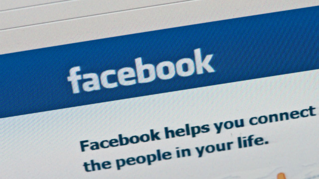 Facebook's new Reply feature will be available on desktop first and mobile later.