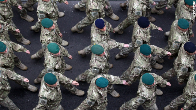 Cinco marinos británicos son acusados de un asesinato en Afganistán