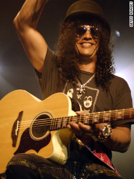 Slash performs in New York City in 2008.