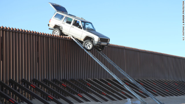121101012755-mexico-border-jeep-story-top.jpg