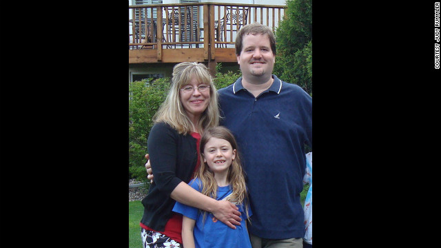 Steve Rummler with his fiancee, Lexi Reed Holtum, and her daughter, Isabella, in 2010.