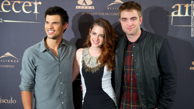 PETA swipes at 'Twilight' for partying with wolves