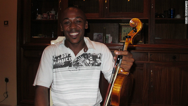 Rodrick Muamba joins rehearsals after work and aspires to become a world-renowned violinist