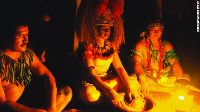 Samoans welcome the new year with songs, prayer services and village banquents, all of which begin and end with a traditional kava ceremony. 