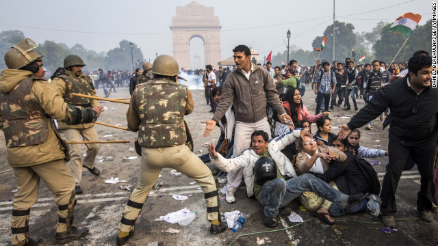Primer ministro de India pide calma tras las violentas manifestaciones por una violación