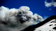 Volcan COPAHUE:Argentina y Chile se encuentran en alerta desde que el sábado por la mañana el volcán Copahue, ubicado en la frontera entre ambos países comenzó un proceso de erupción