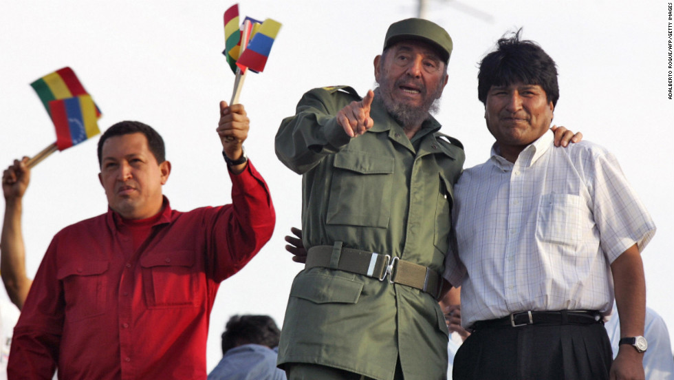Fidel se convirtió en una especie de tutor para los nuevos gobernantes latinoamericanos de izquierda como Hugo Chávez y Evo Morales. 