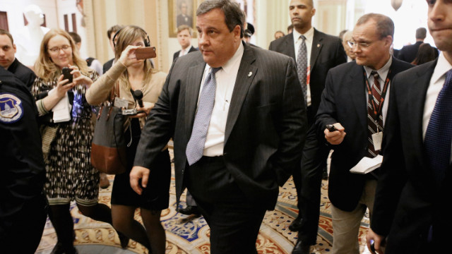 In Christie's defense: Top Democrat weighs in