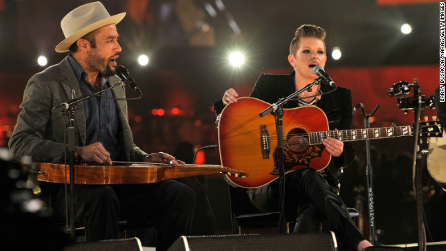 Ben Harper and Natalie Maines perform "Atlantic City" with Charles Musselwhite (not pictured).