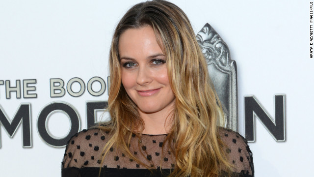 Alicia Silverstone to star in Lifetime pilot