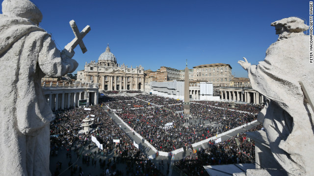 St Peter's Square was full ahead of Pope's final general audience.