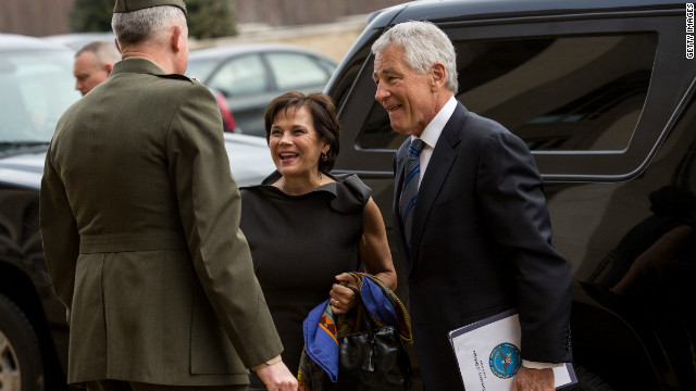Hagel starts first day at Pentagon