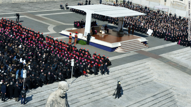 In his last audience, the Pope thanked the cardinals, the clergy in Rome, Vatican officials and priests worldwide, as well as their congregations, saying "the heart of a pope extends to the whole world." 