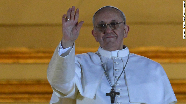 Una playera y un pedazo de grada, las 'reliquias futboleras' del papa Francisco