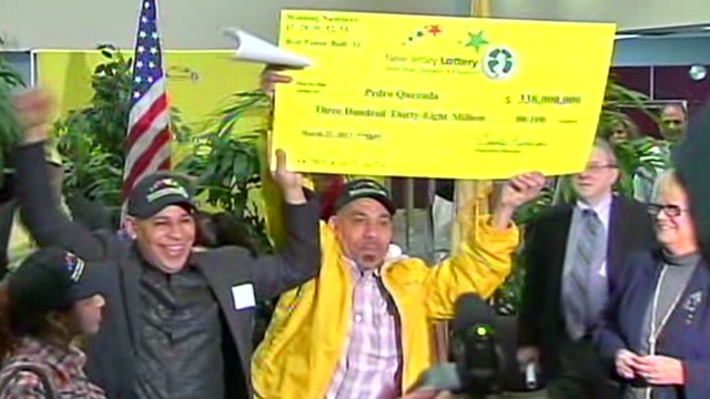 “Ayudaré a los necesitados”, dice dominicano que ganó 338 millones en la lotería