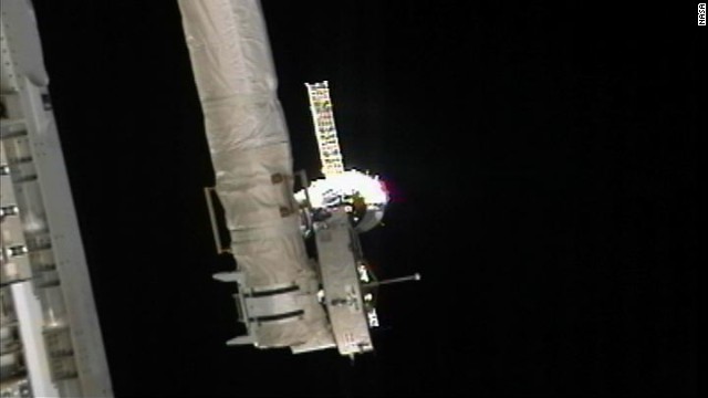 Ship reaches space station in just 6 hours