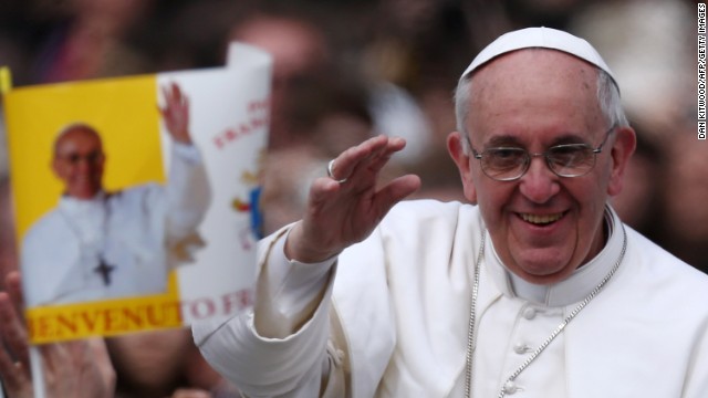 El papa Francisco dice que no vive en la habitación papal porque no le gusta estar solo