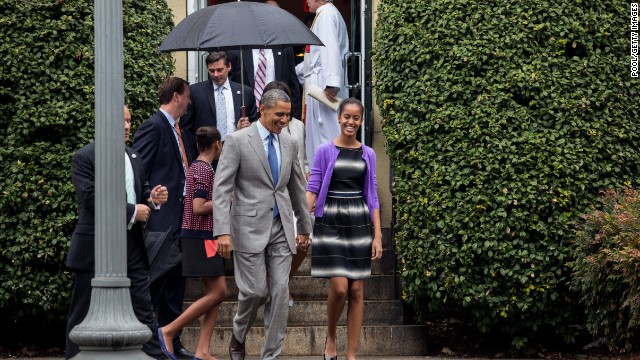 Obama hears hint of politics during Easter sermon