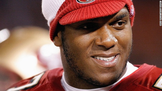 In an exclusive interview with CNN, former San Francisco 49ers player Kwame Harris came out as gay after rumors circulated in the media. 