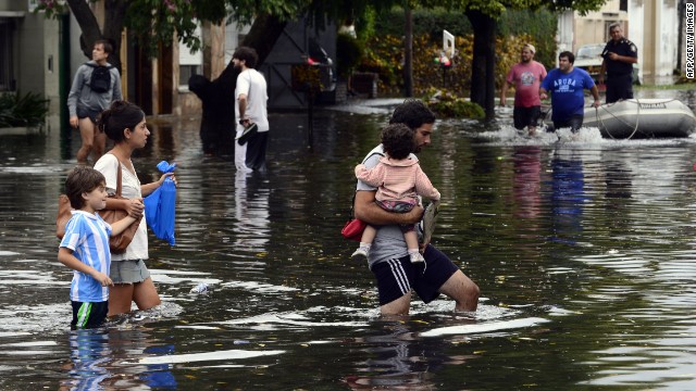 Inundaciones dejan 35 muertos en Argentina