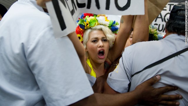 OPINIÓN: Las protestas "topless", ¿son manifestaciones válidas o ingenuas?