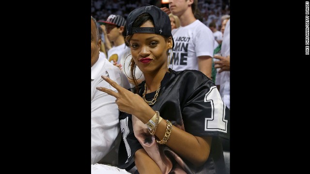 Rihanna sets new Billboard record with 'Stay'