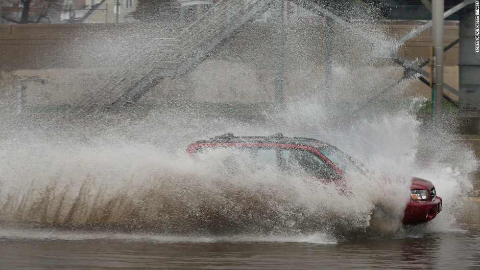 http://i2.cdn.turner.com/cnn/dam/assets/130423092310-06-mw-flooding-0423-horizontal-large-gallery.jpg