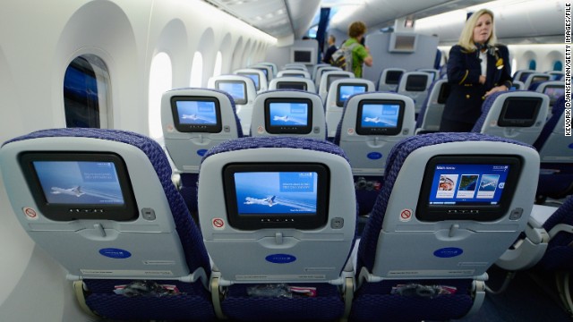 The use of composite materials on the Dreamliner makes larger window cutouts possible. Composites have replaced aluminum as the predominant material in the 787. The 777 is made up of 50% aluminum and 12% composites, compared with the Dreamliner's nearly 50% makeup of composites and just 20% aluminum. 