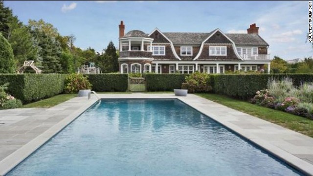 This<a href='http://luxe.truliablog.com/2013/05/14/jennifer-lopez-buys-10-million-mansion-in-the-hamptons/' > mansion with pool in the Hamptons</a> set Jennifer Lopez back a cool $10 million.