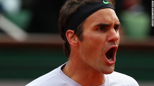 Roger Federer is through to the last eight at the Halle Open, Germany.