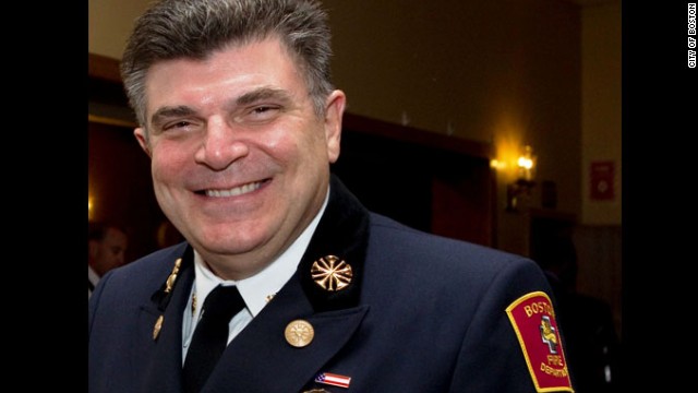 El jefe de bomberos de Boston renuncia tras críticas por su actuación en los ataques