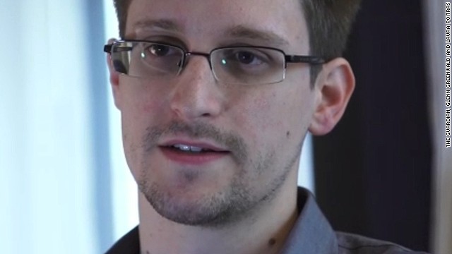 Edward Snowden pide asilo político a Ecuador