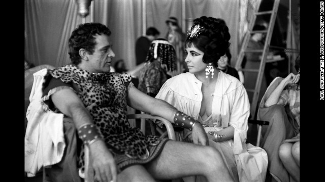 Richard Burton and Elizabeth Taylor on the set of 'Cleopatra', Rome, 1962.