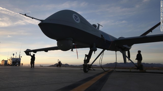 El FBI acepta que usa aviones no tripulados dentro de EE.UU., dice el director de la agencia