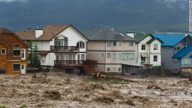 Inundaciones en Calgary, Canadá obligan a 75.000 personas a abandonar sus hogares