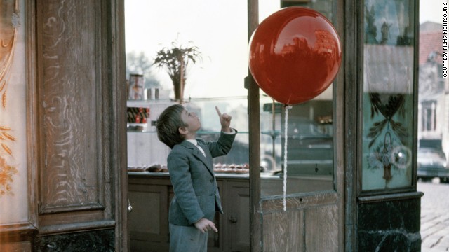 Not all of cinema's finest puppetry makes use of such complex animatronics. Albert LamorisseIt managed to turn a helium balloon (with a mind of its own) into the joint-protagonist of his classic short film "<strong>The Red Balloon.</strong>"