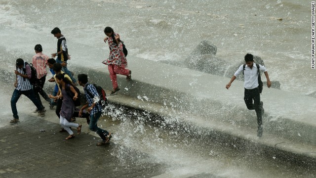 Images: India lashed by monsoon rains